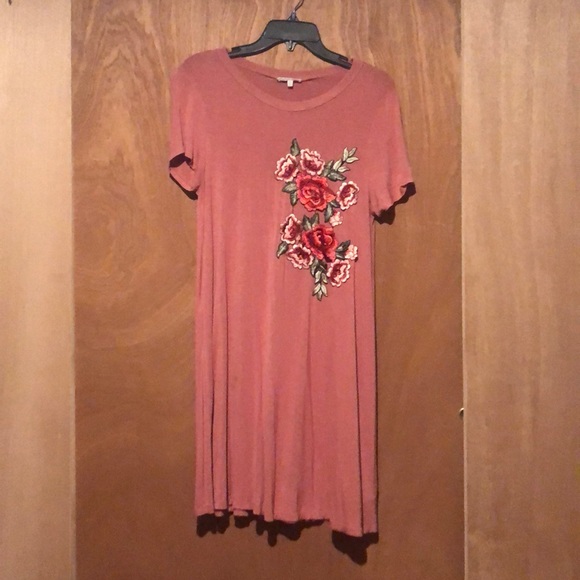 Flower Embroidered Pink T-shirt dress - Picture 1 of 2